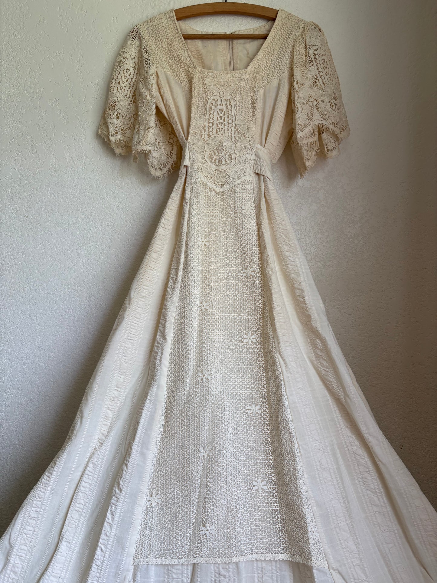 1970s Joy Stevens Ivory Lace Prairie Dress Small Long