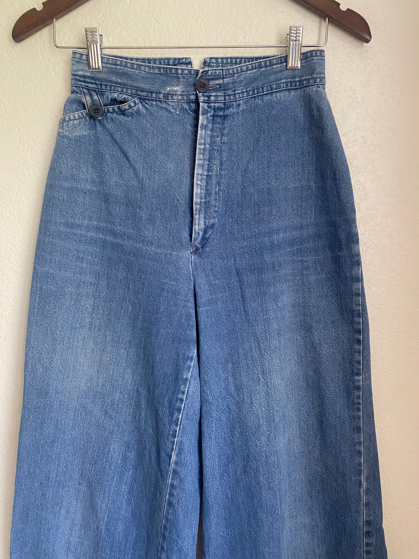1970s Pulse Denim Bellbottom jeans 26x33