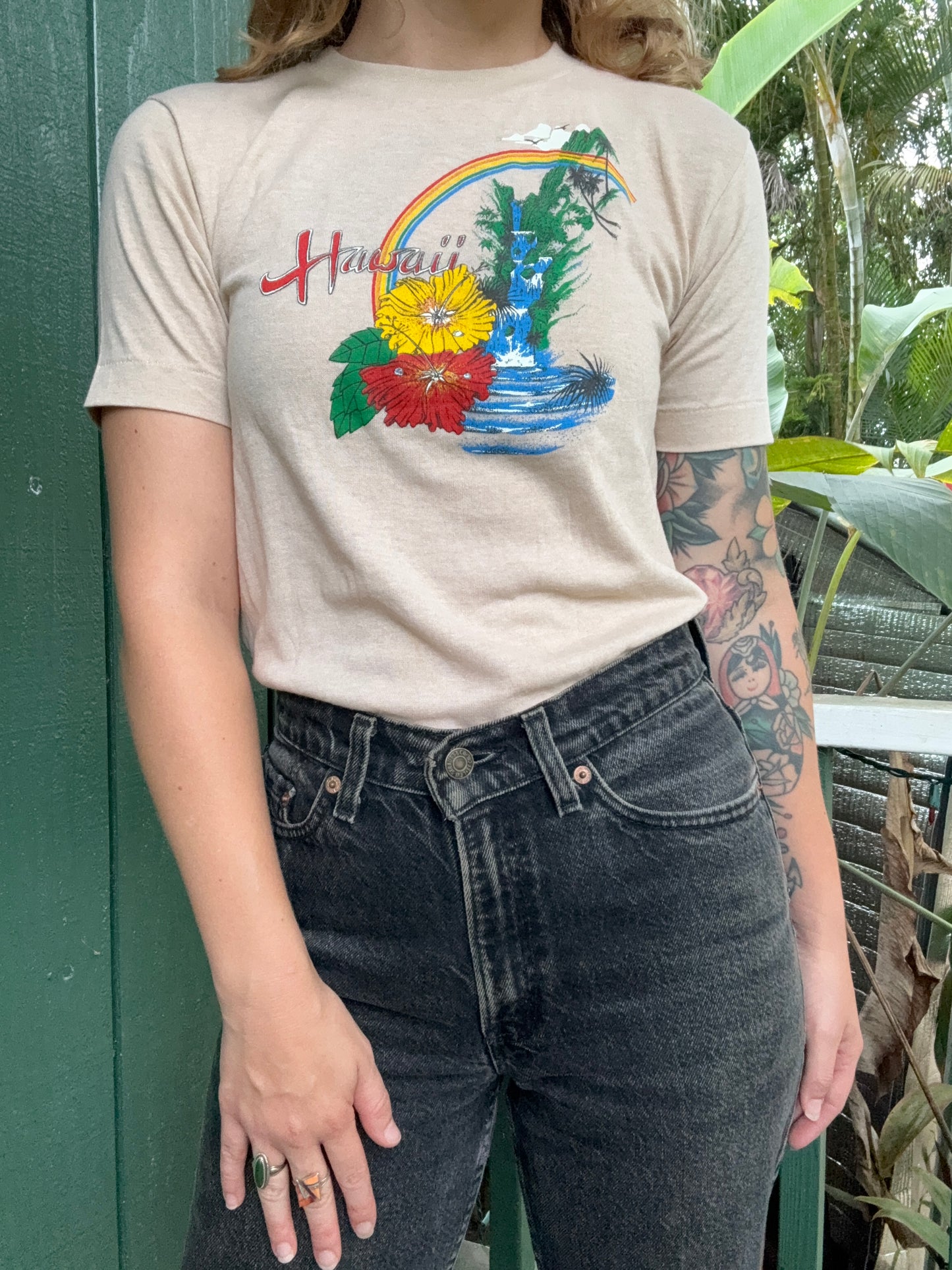 1970s Hawaii Rainbow t shirt