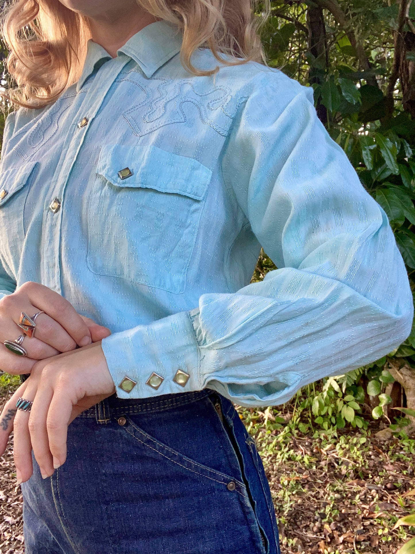 1960s The Cowhand Western chain stitch pearl snaps button up baby blue small