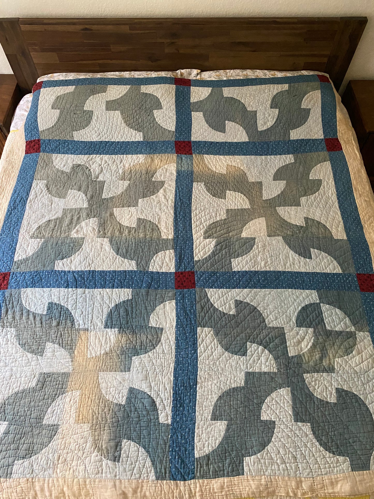 Antique Early 1900s Blue Calico Drunkards Path Quilt