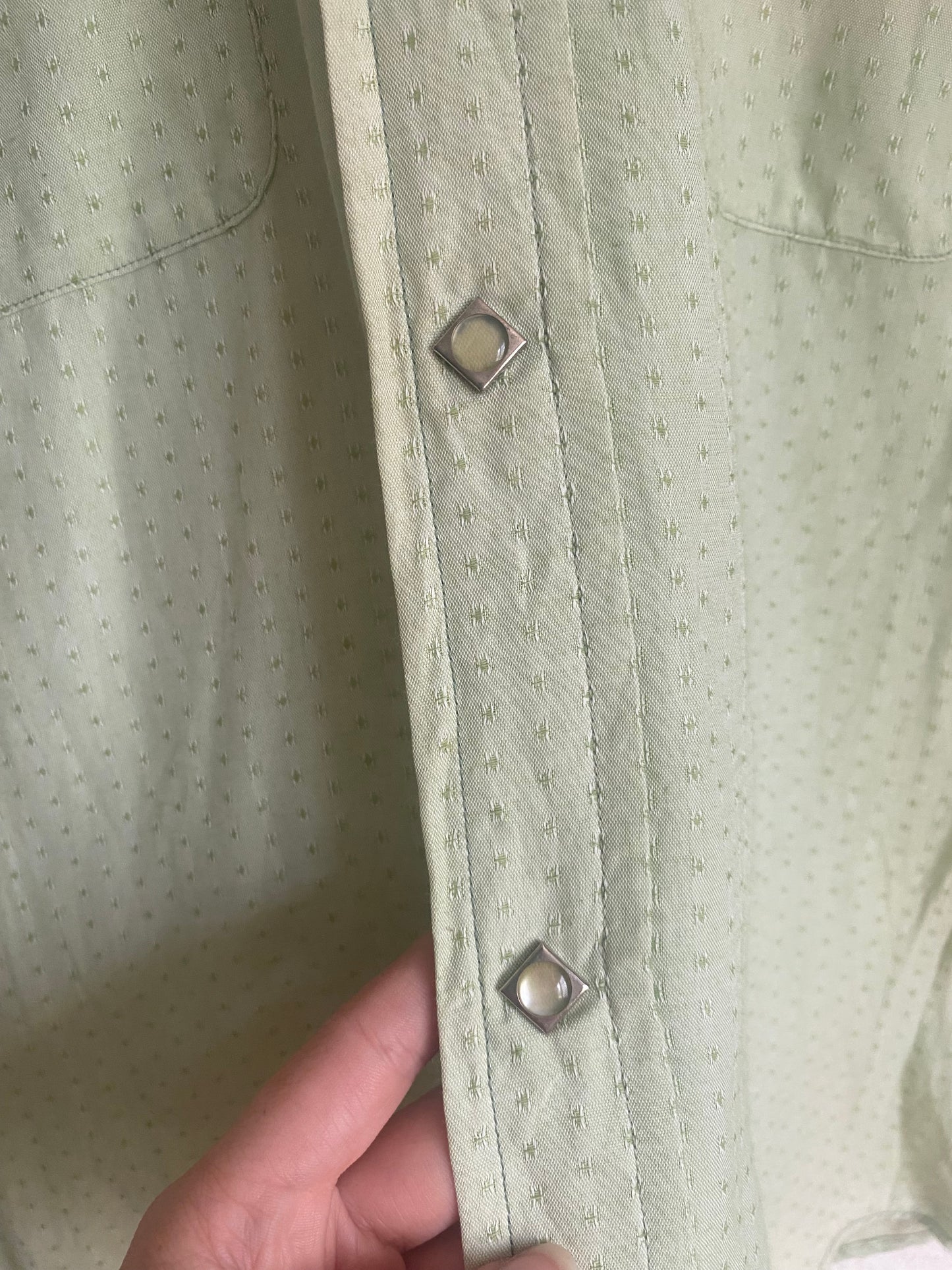 1960s The Cowhand Western chain stitch pearl snaps button up light green small