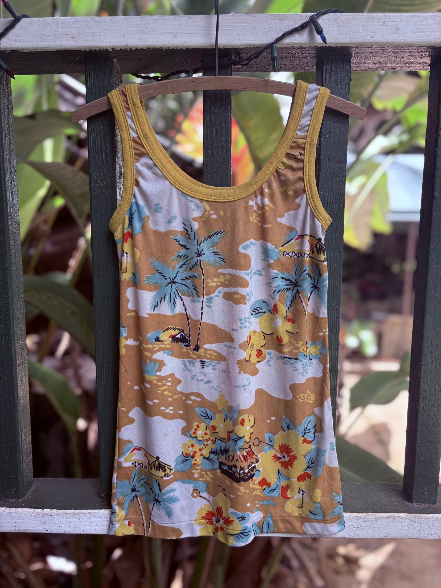 1970s Hawaiian Aloha print Nylon tank top