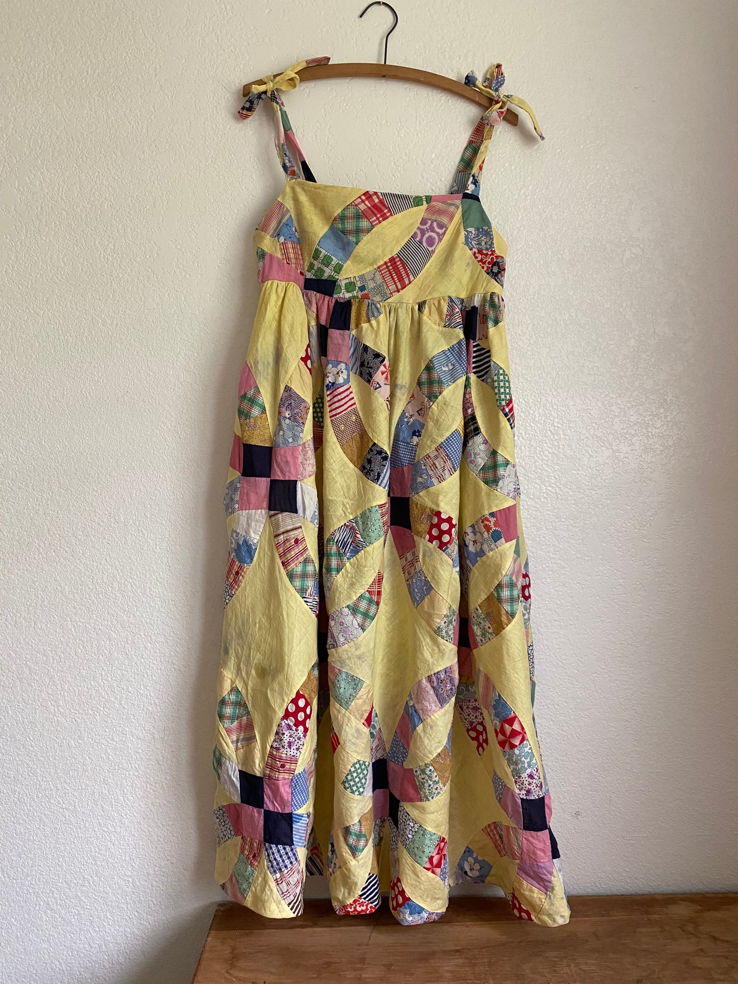 1940s Wedding Ring Feed Sack Quilt Topper Dress