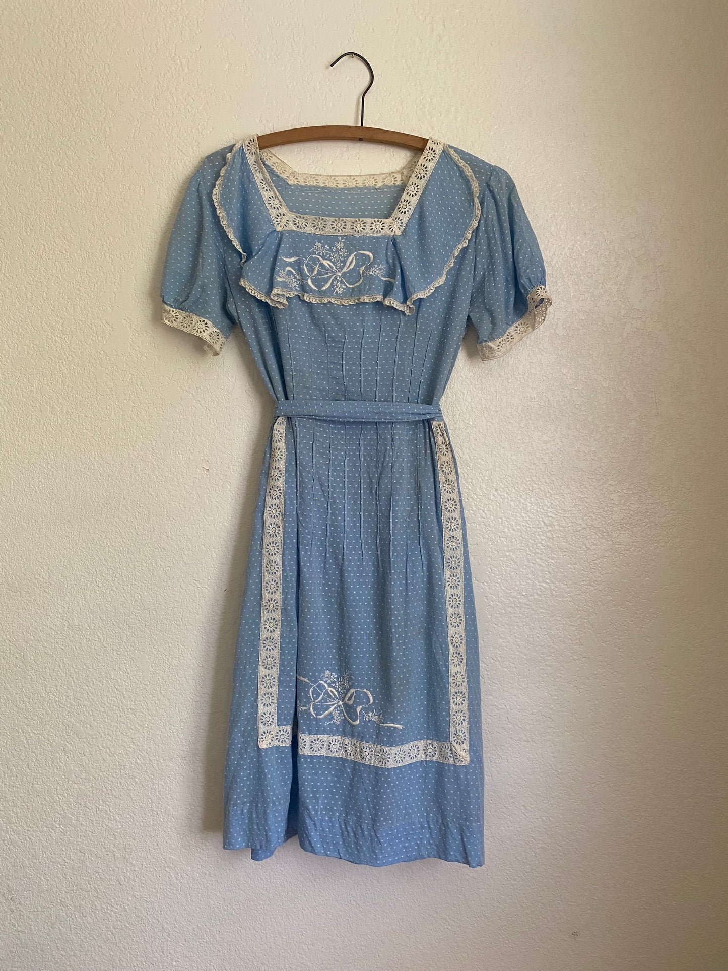 1930s / 1940s Blue Swiss dot embroidered cotton day dress