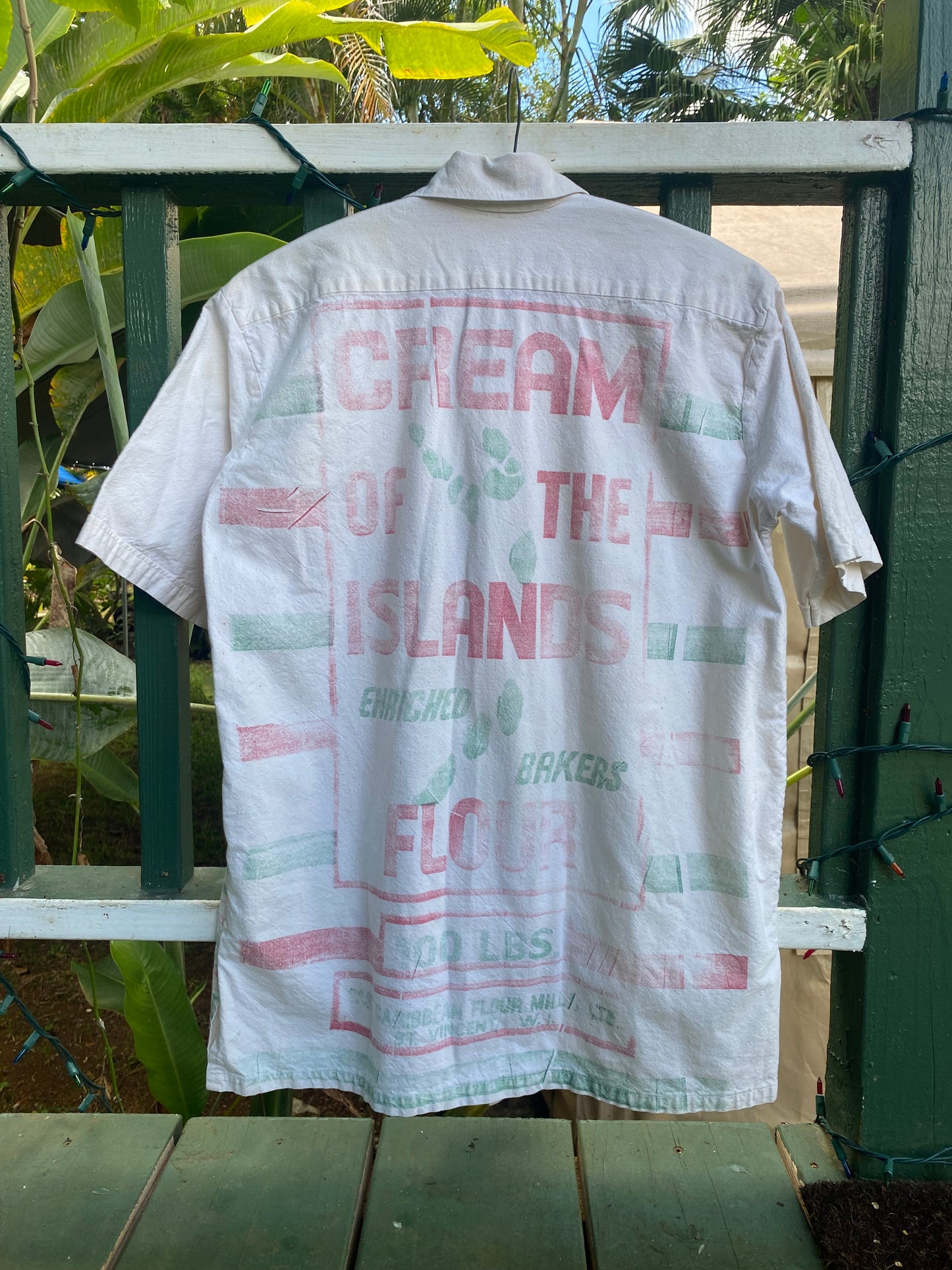 1970s Feed Sack Cream of the Islands button up M/L