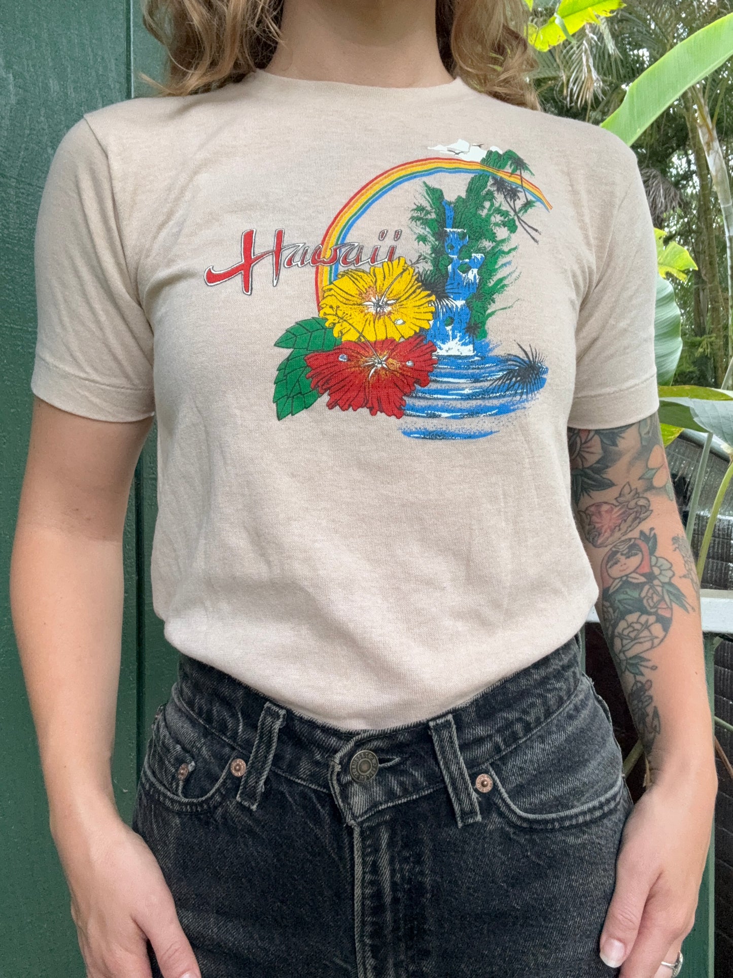 1970s Hawaii Rainbow t shirt
