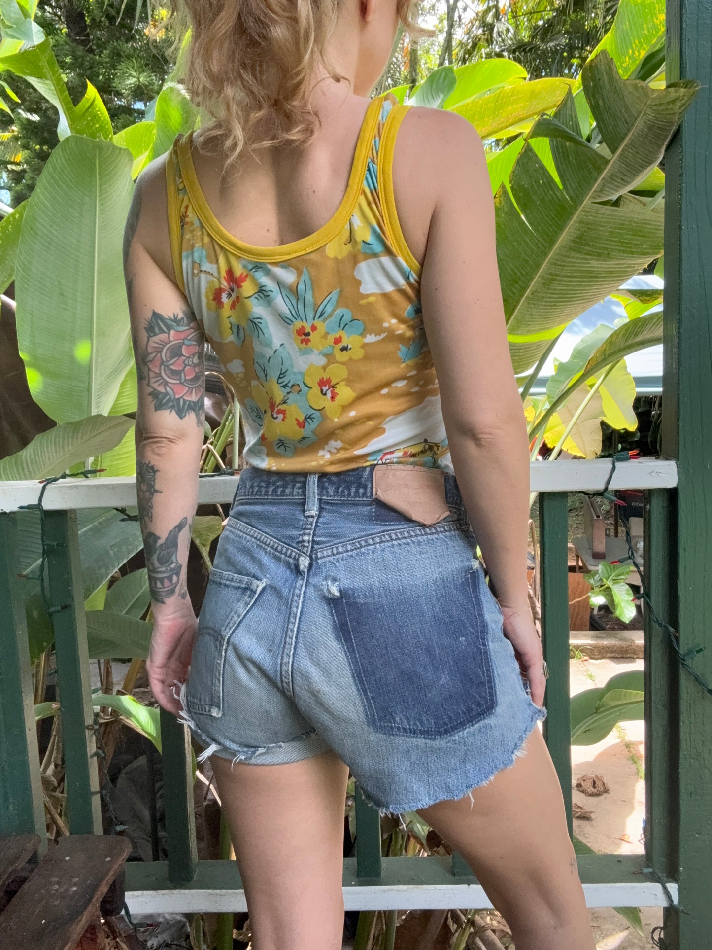 1970s Hawaiian Aloha print Nylon tank top