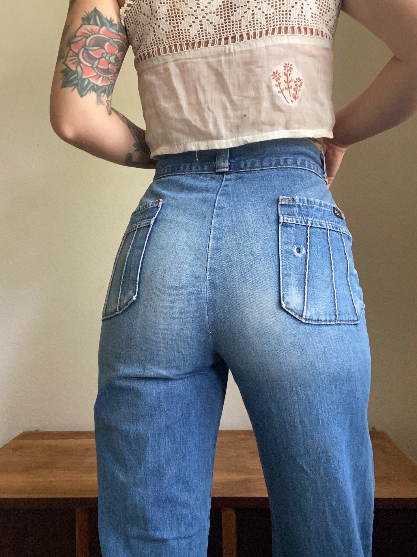 1970s H.i.S patch denim wide leg bell bottom jeans 28” waist