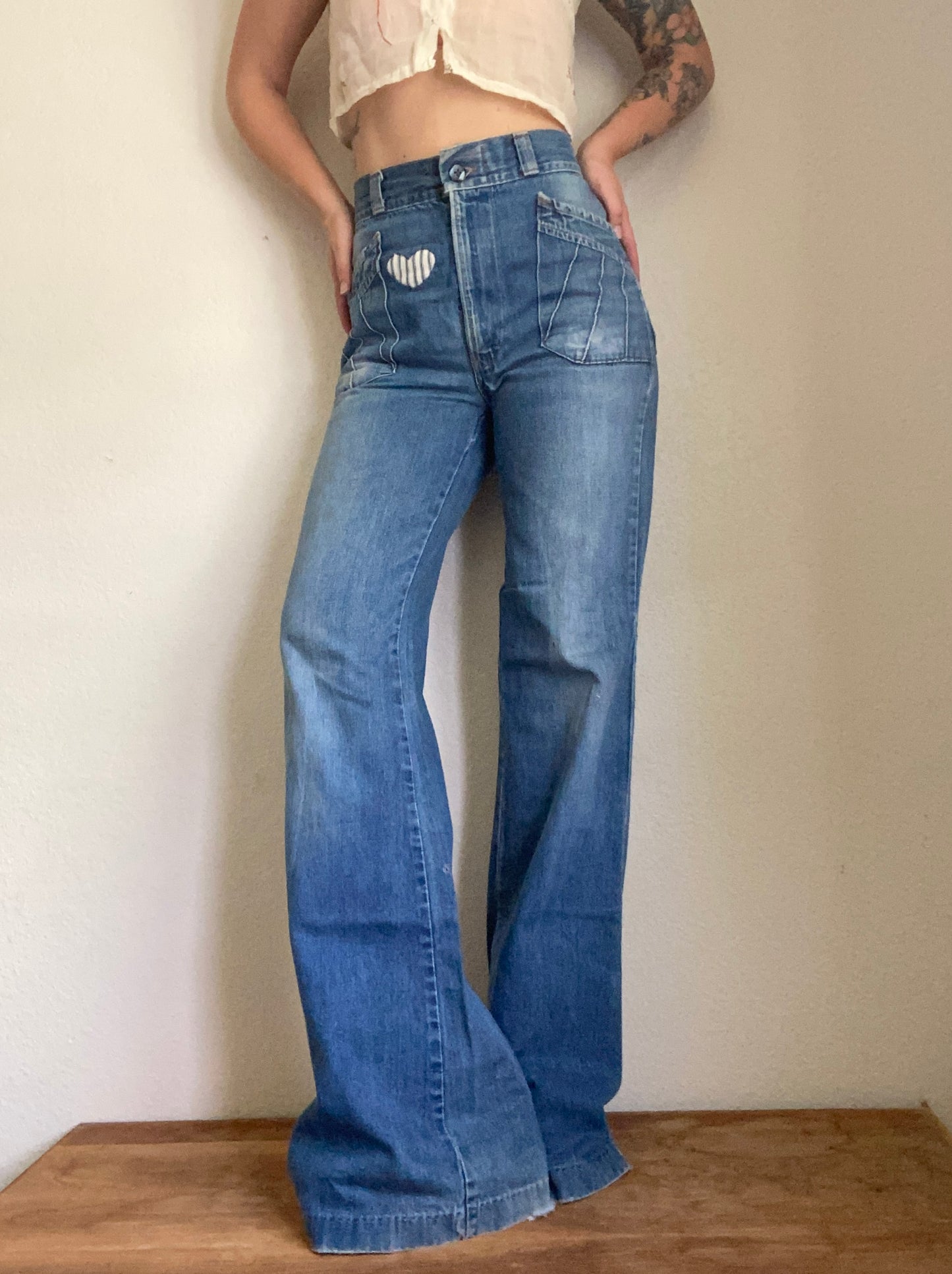 1970s H.i.S patch denim wide leg bell bottom jeans 28” waist