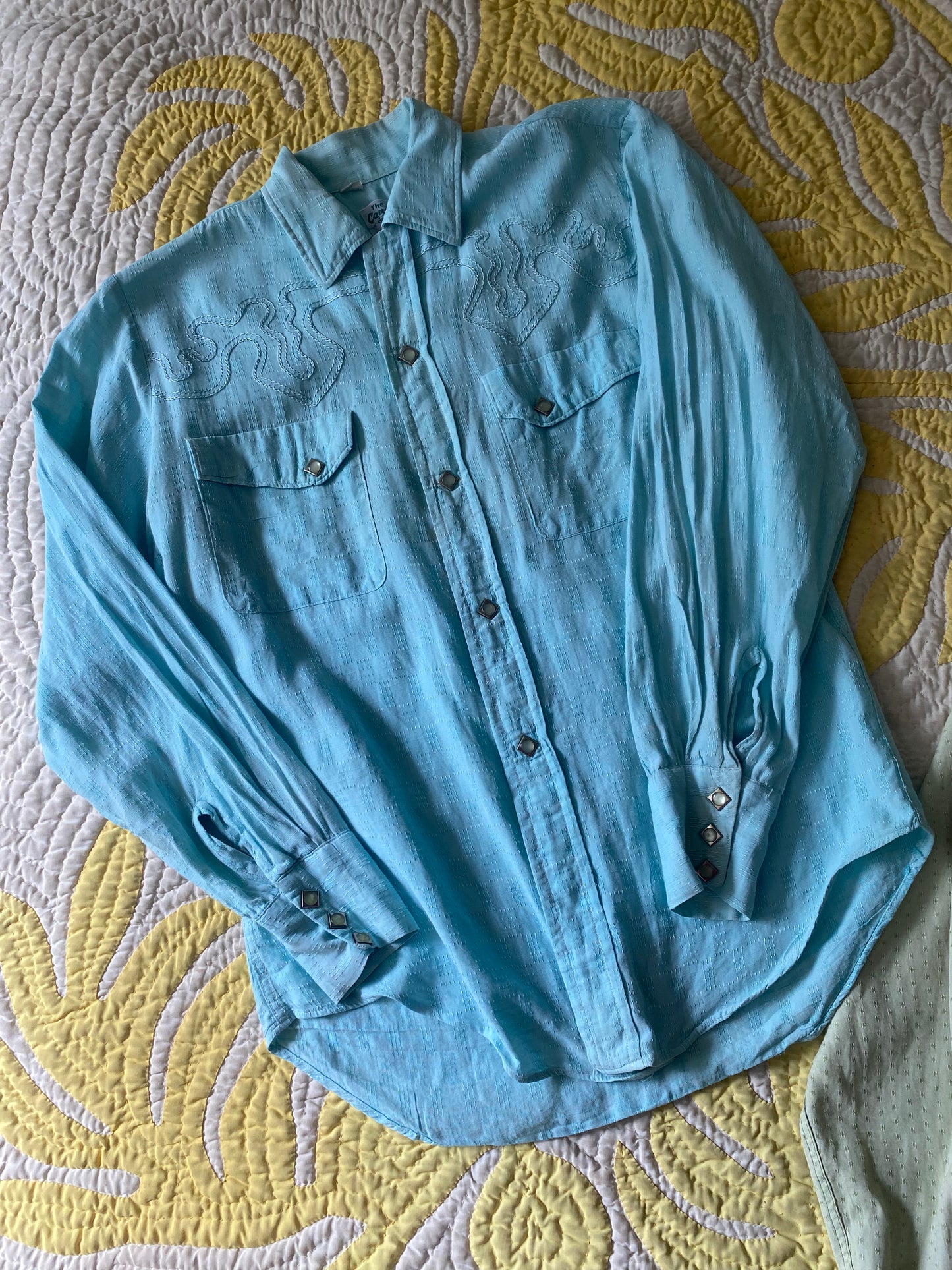 1960s The Cowhand Western chain stitch pearl snaps button up baby blue small