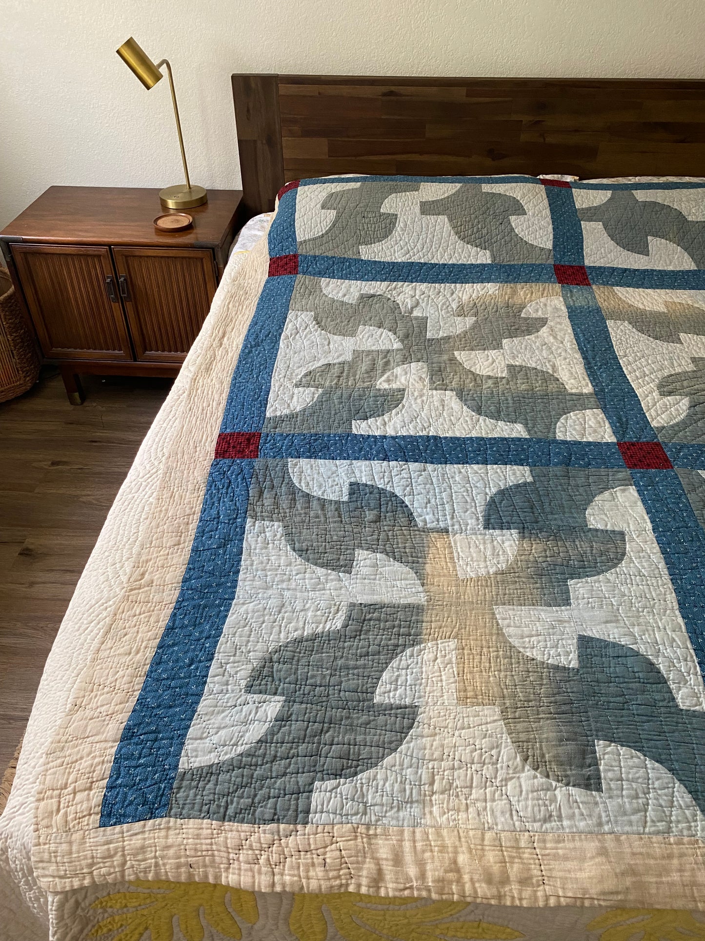 Antique Early 1900s Blue Calico Drunkards Path Quilt