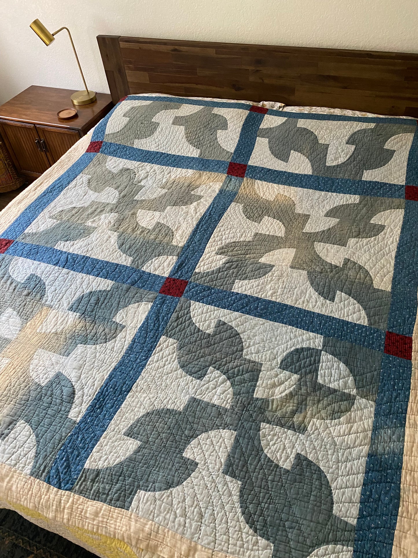 Antique Early 1900s Blue Calico Drunkards Path Quilt