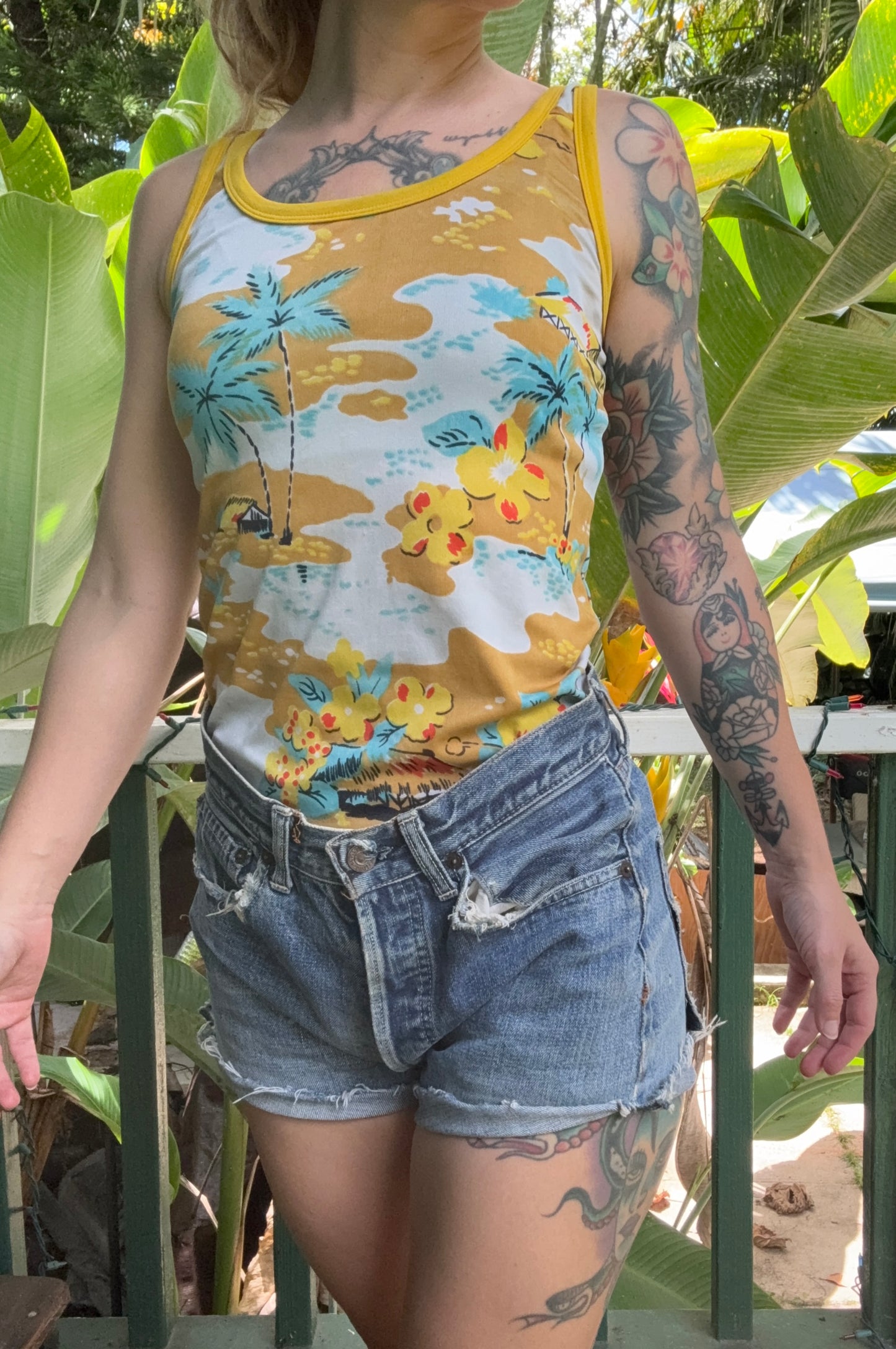 1970s Hawaiian Aloha print Nylon tank top