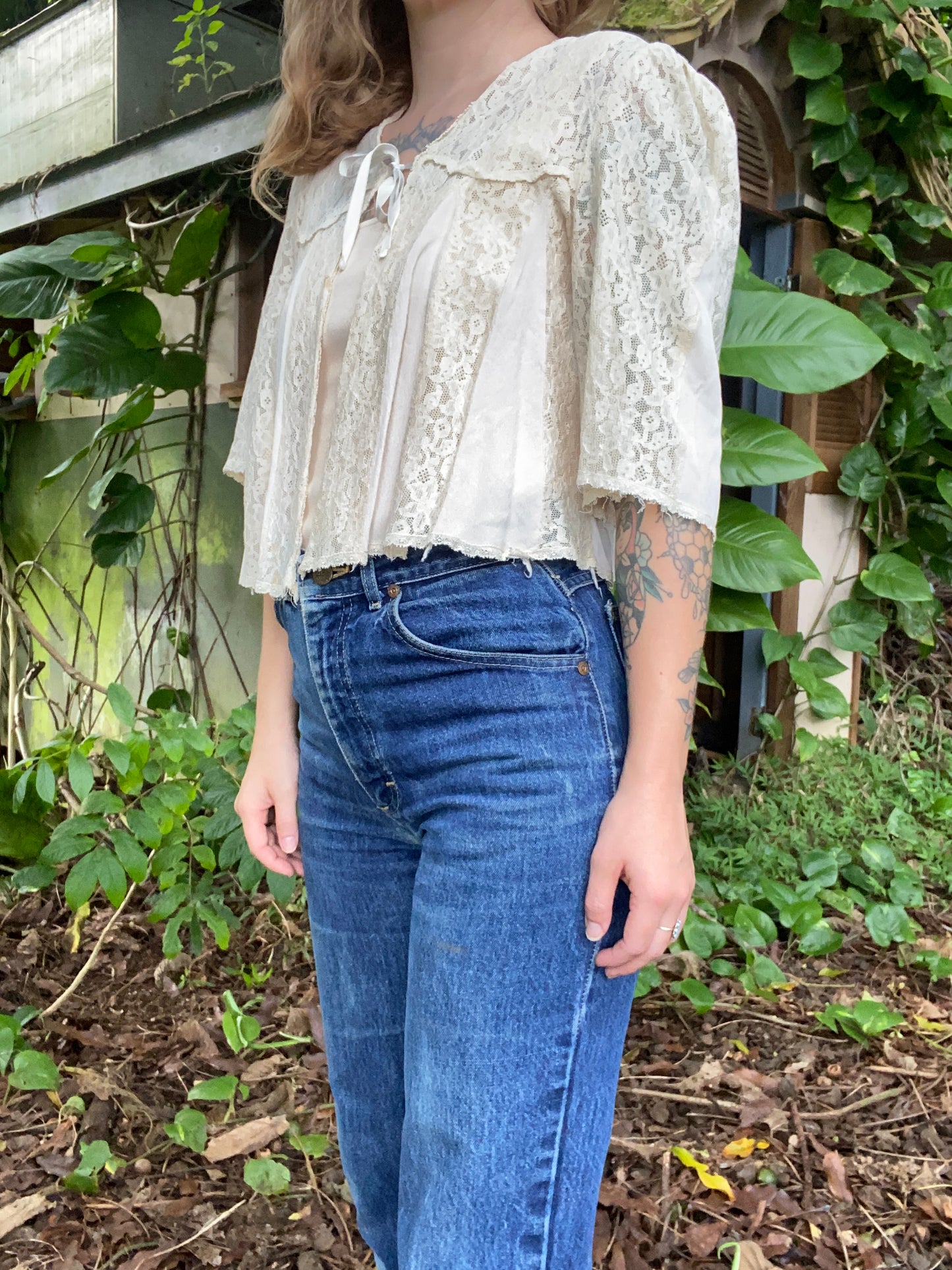 Late 1940s Pale Pink Lace Bed Jacket