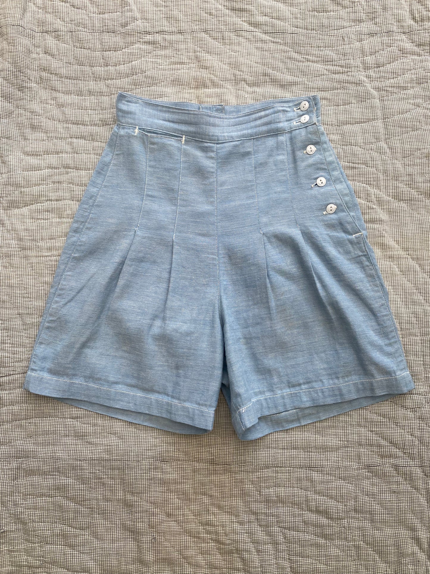 1940s Chambray US Air Force side button shorts