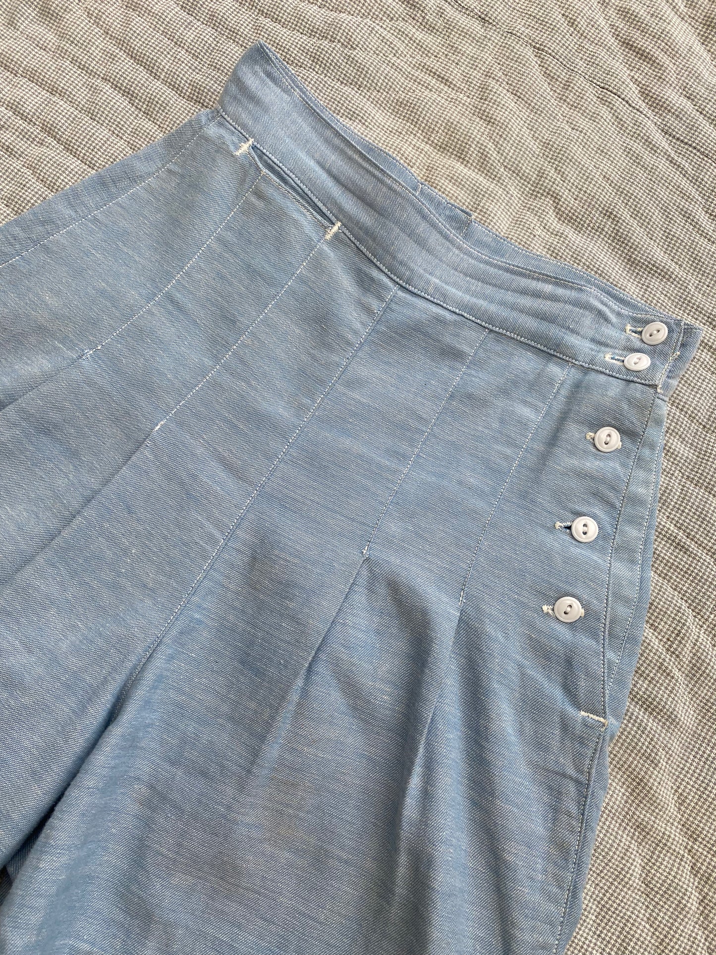 1940s Chambray US Air Force side button shorts