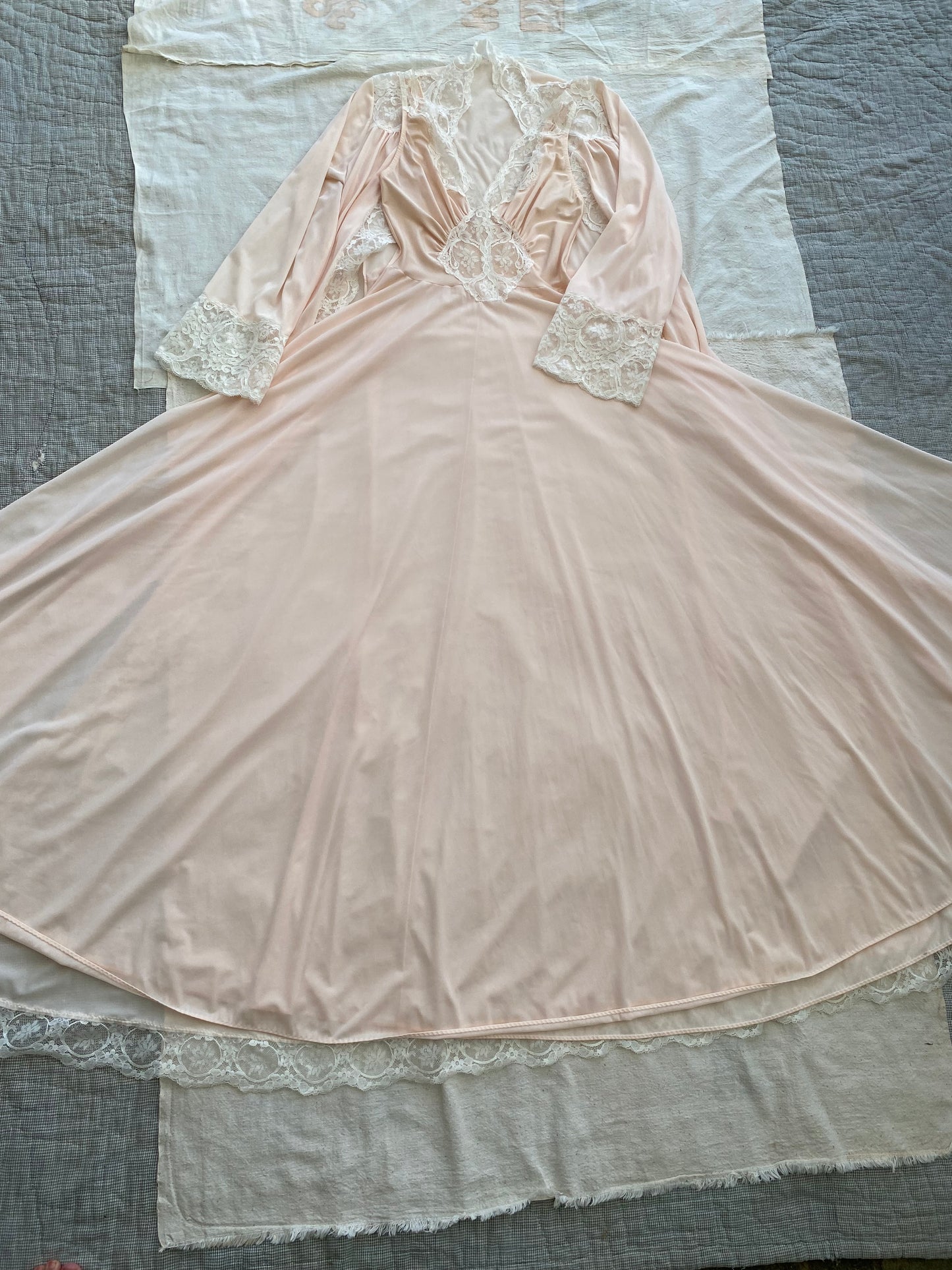 70s/80s Blush Olga Peignoir Grand Sweep Nightgown and Robe 9687 9702