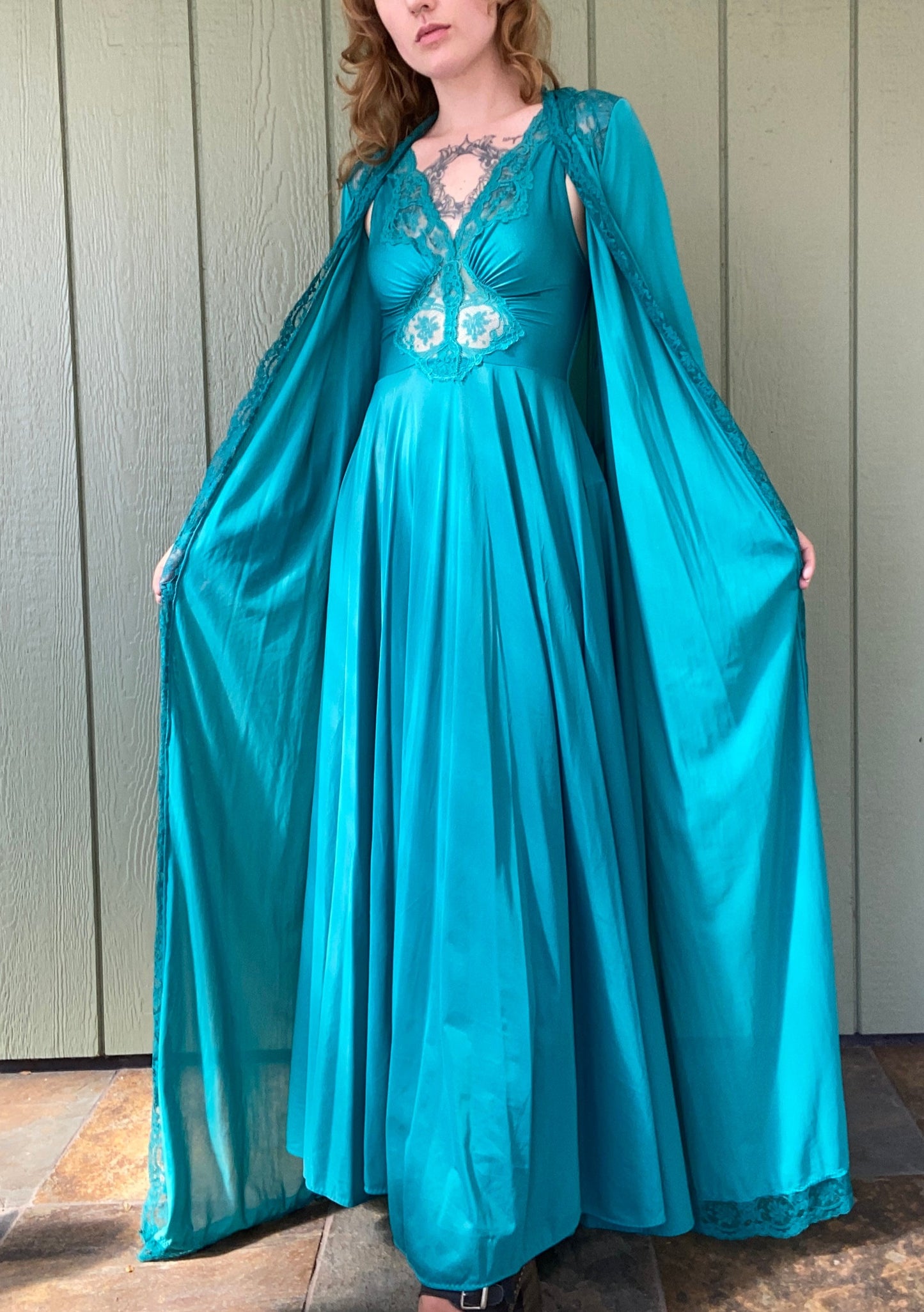 70s/80s Turquoise Olga Peignoir Grand Sweep Nightgown And Robe 9687 9702